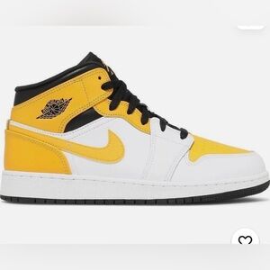 Air Jordan 1 Mid University Gold Kid Sneakers Yellow and Black